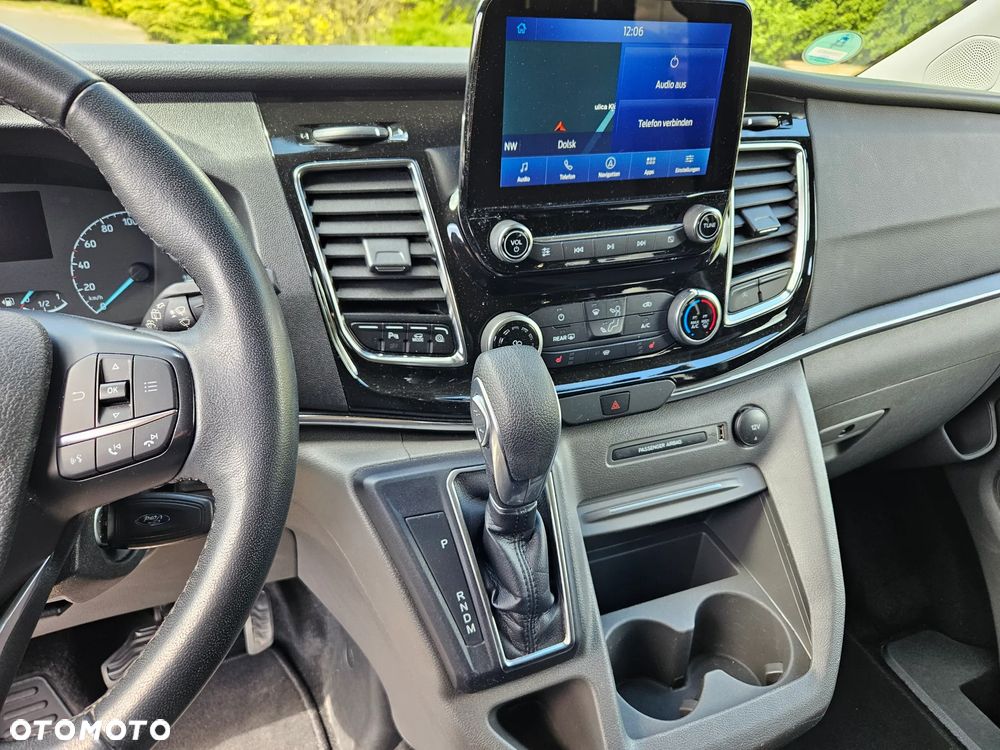 Ford Tourneo Custom - 25