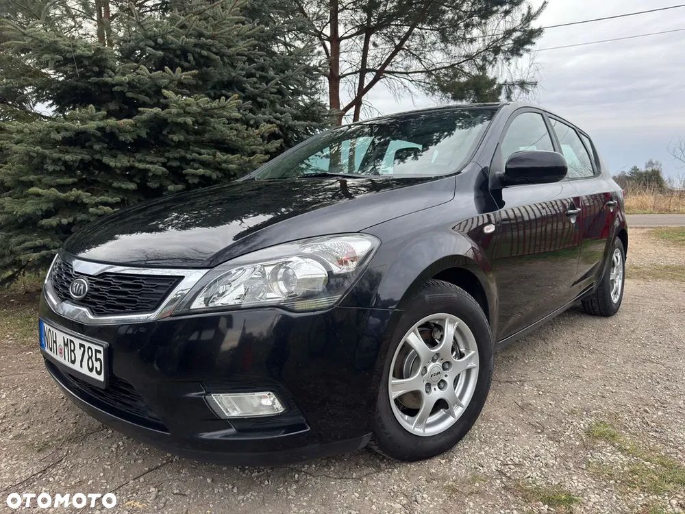 Kia Ceed 1.4 CVVT Dream-Team Edition