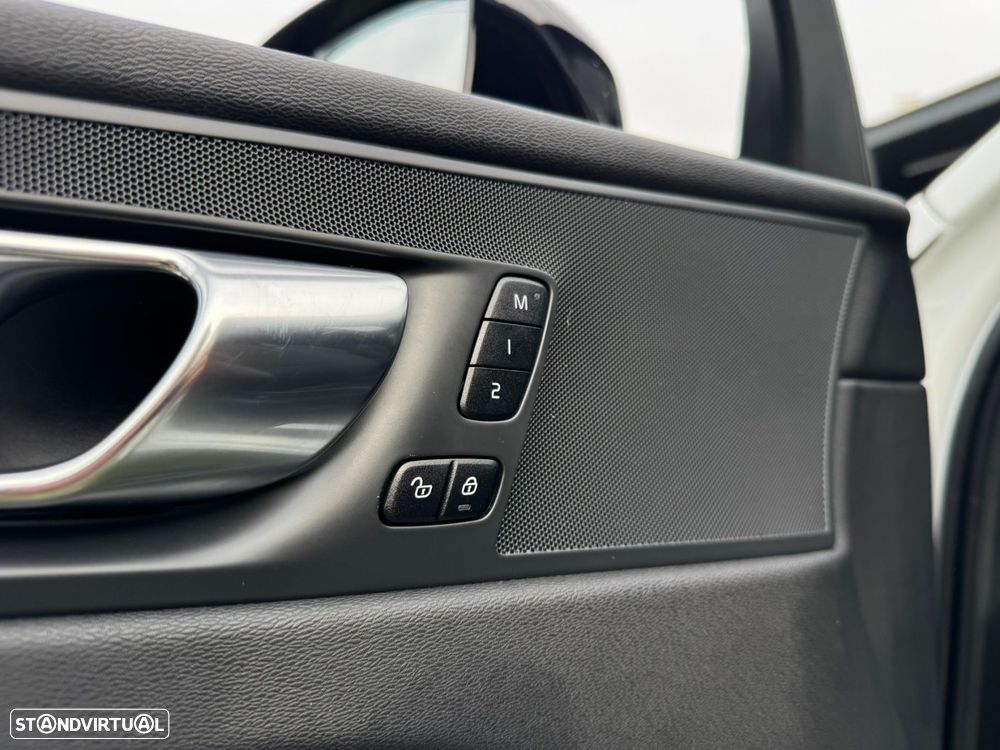 Volvo XC 60 2.0 T6 PHEV R-Design AWD - 20