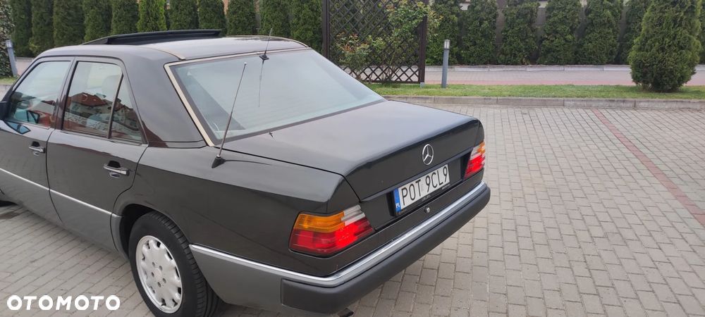 Mercedes-Benz W124 (1984-1993) - 29