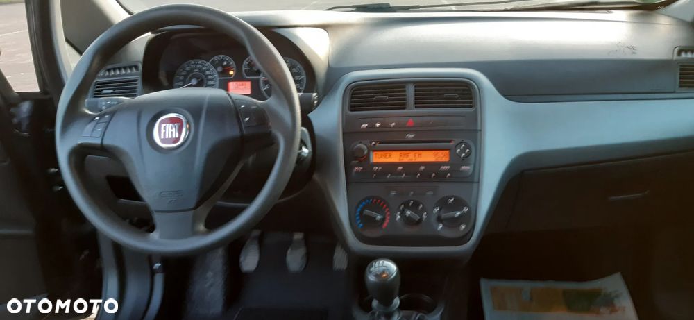 Fiat Grande Punto Actual 1.2 8V Estiva - 19