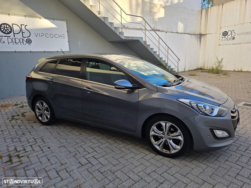 Hyundai i30 SW 1.6 CRDi Style J17 - 11