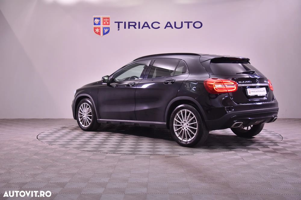 Mercedes-Benz GLA 200 d 4MATIC Aut. - 3