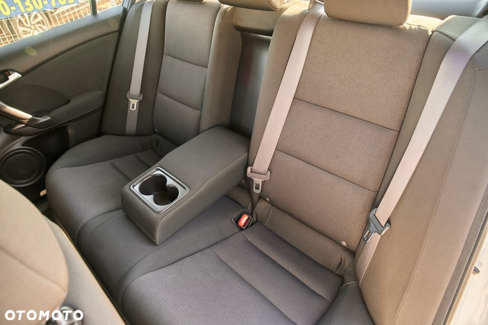 Honda Accord 2.0 Executive - 28