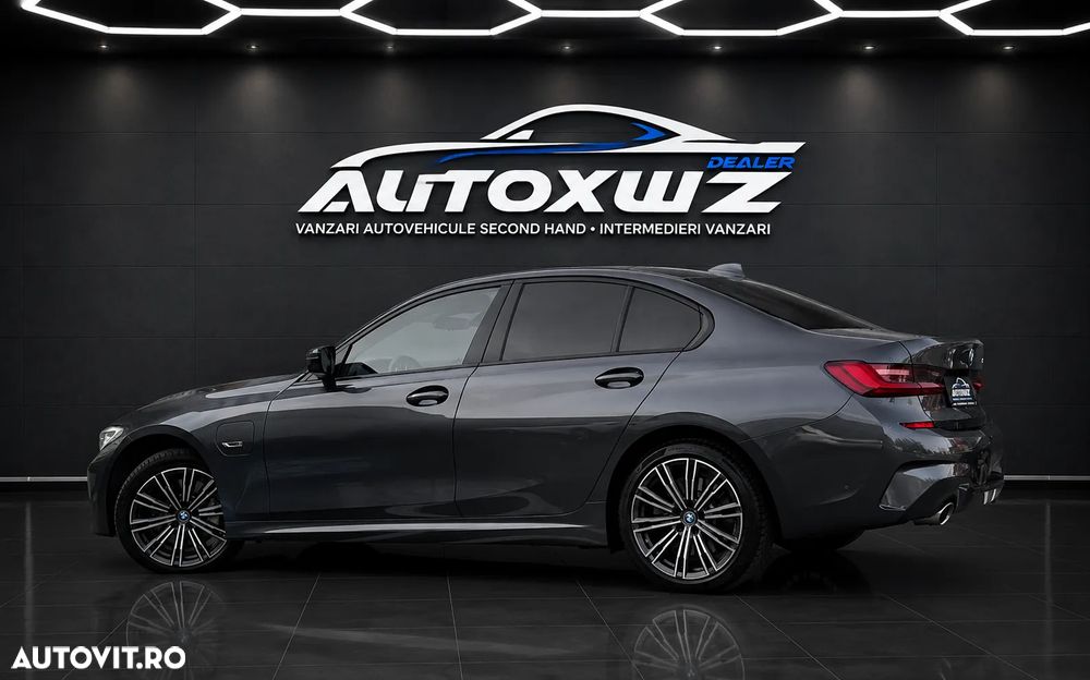 BMW Seria 3 330e iPerformance M Sport - 5