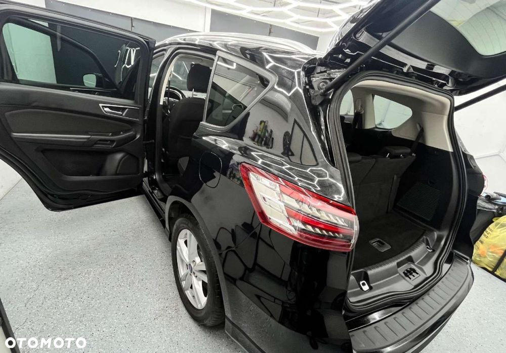 Ford S-Max - 37