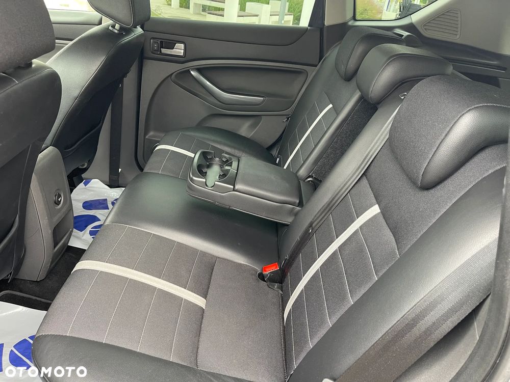 Ford Kuga - 15