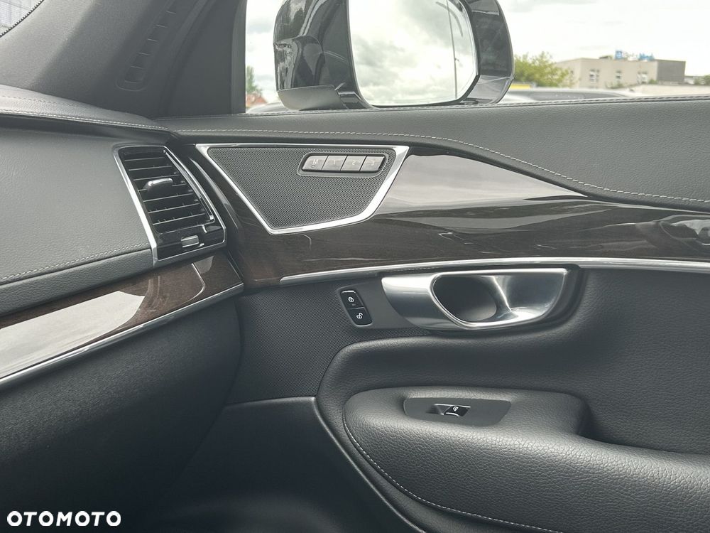 Volvo XC 90 - 22