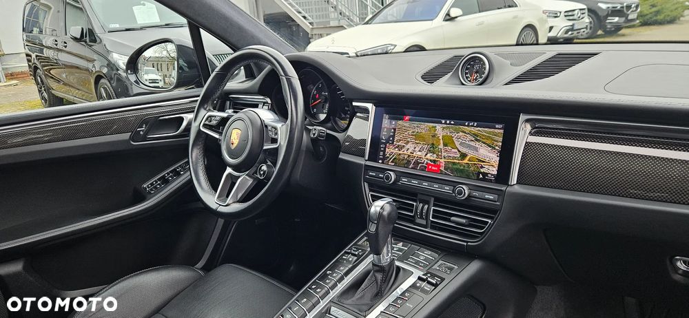 Porsche Macan Turbo - 16