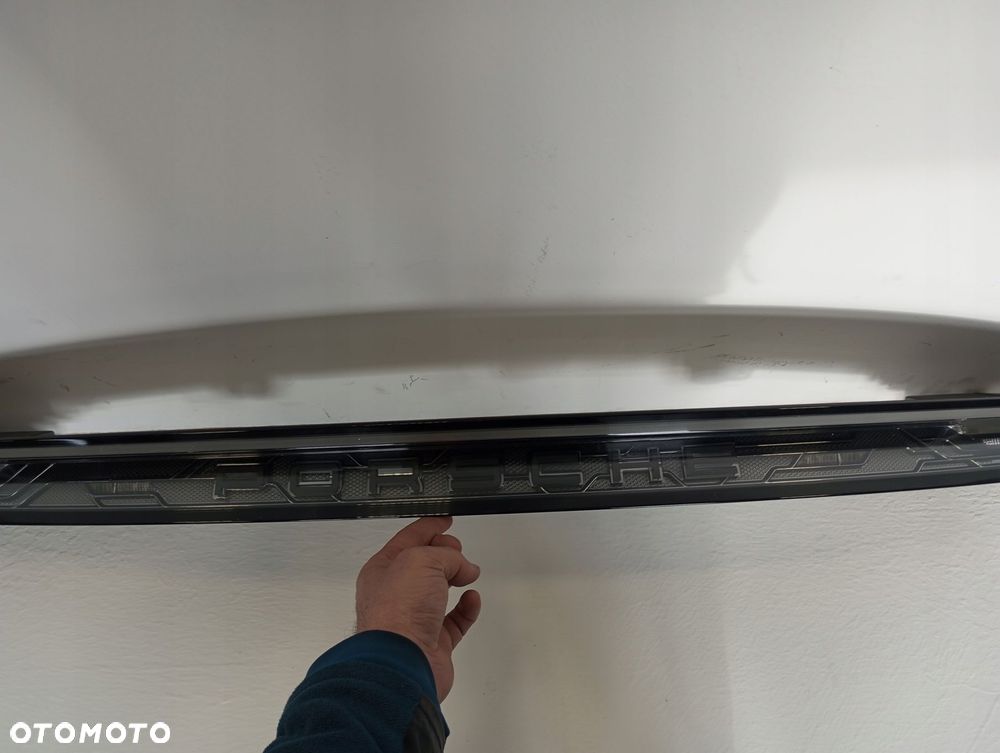 Lampa TYLNA PORSCHE TAYCAN PRAWA LEWA 9JA-945096-A 9JA945095-A 9JA-945082-F - 12
