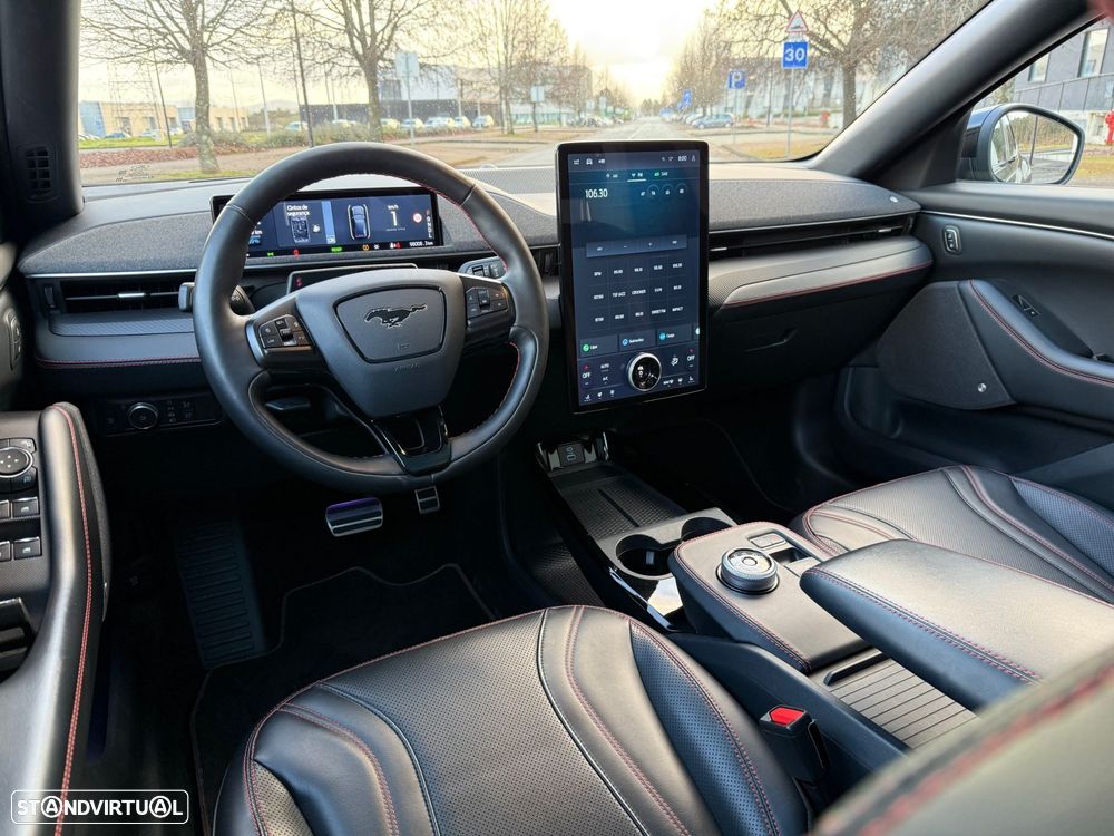 Ford Mustang Mach-E AWD PREMIUM - 11