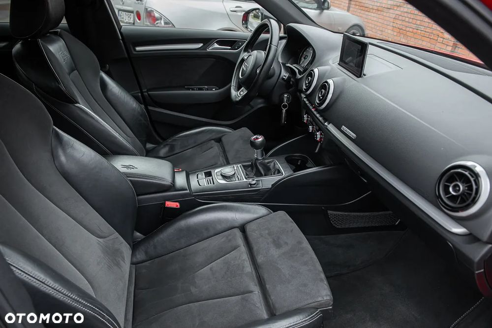 Audi S3 Sportback 2.0 TFSI Quattro - 32