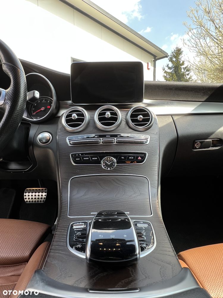 Mercedes-Benz Klasa C 300 7G-TRONIC AMG Line - 20