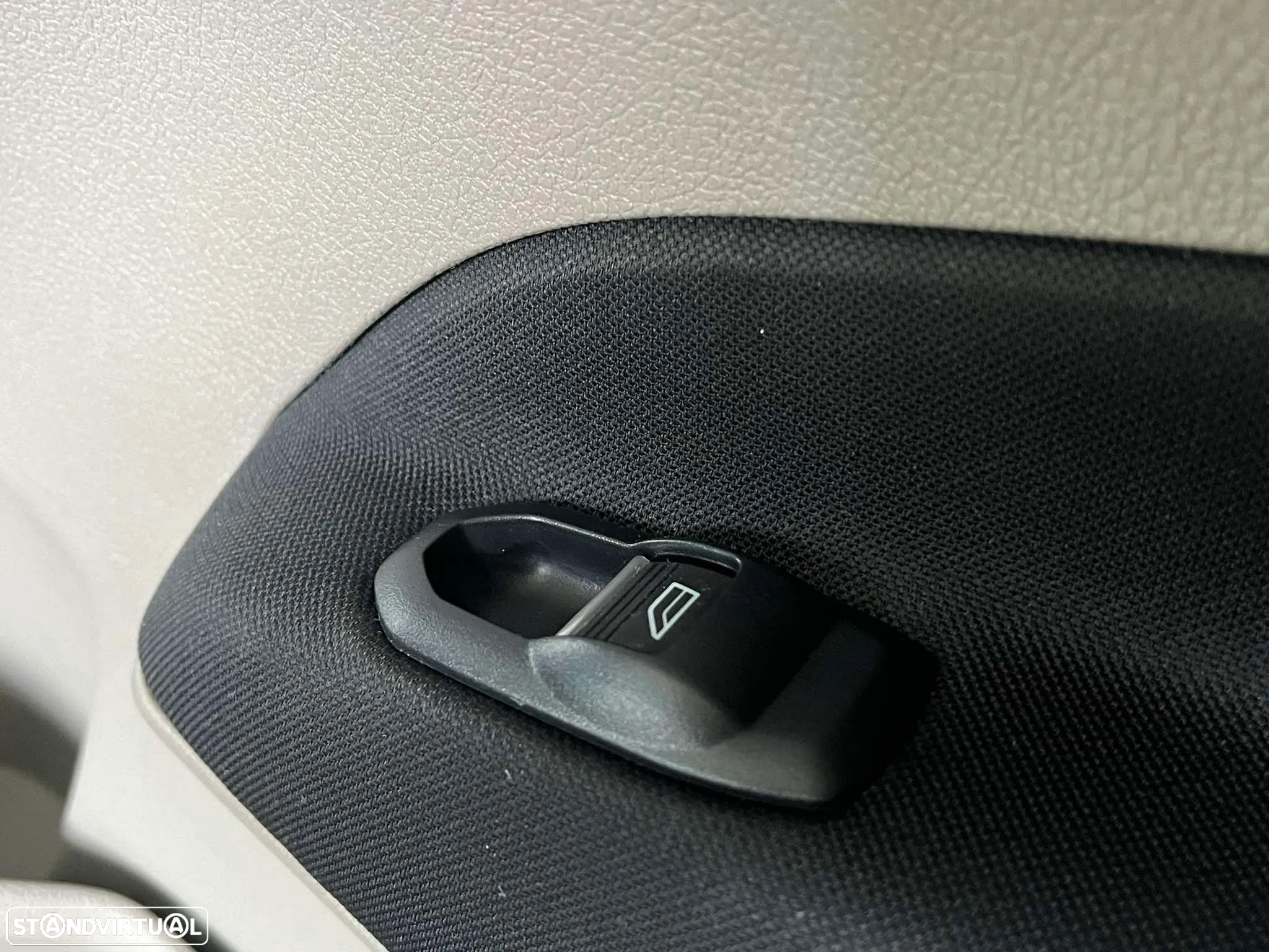 Ford Tourneo Connect Grand 1.5 TDCi Titanium - 42
