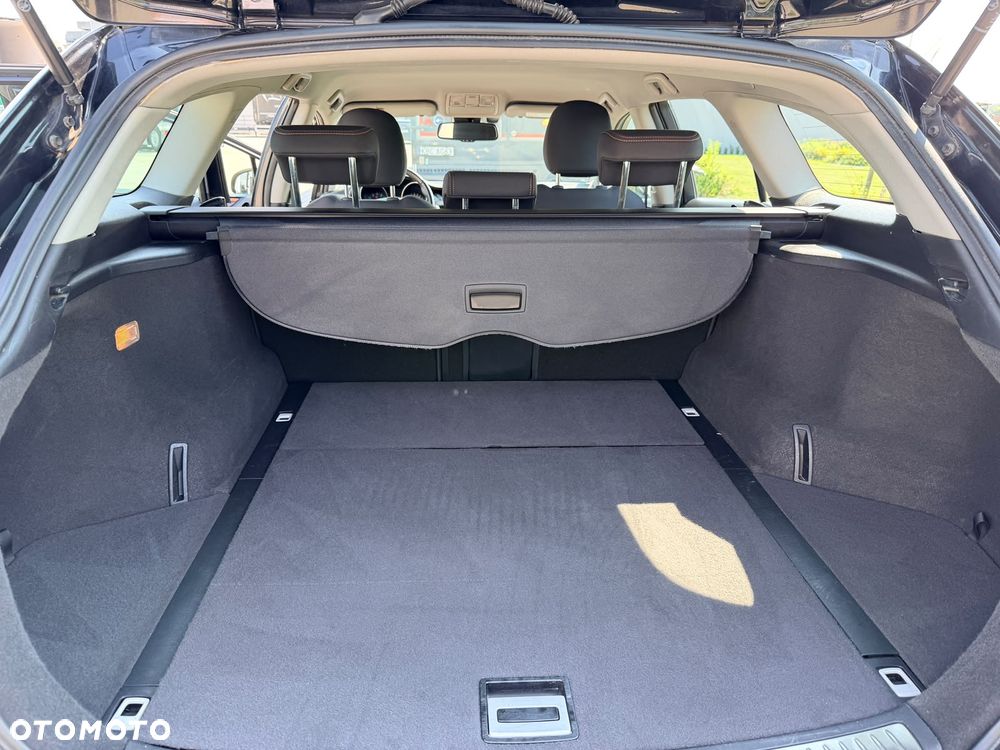 Toyota Avensis 1.8 Active - 11