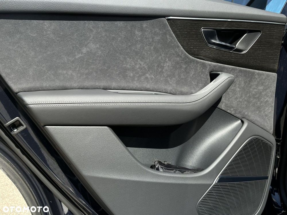 Audi Q8 - 17