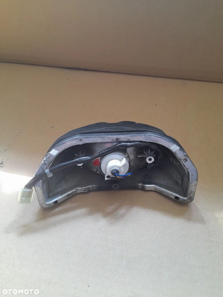 YAMAHA FZ8 10-15 LAMPA TYŁ - 2