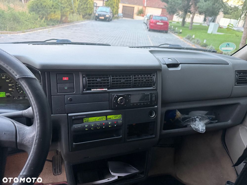 Volkswagen California - 24