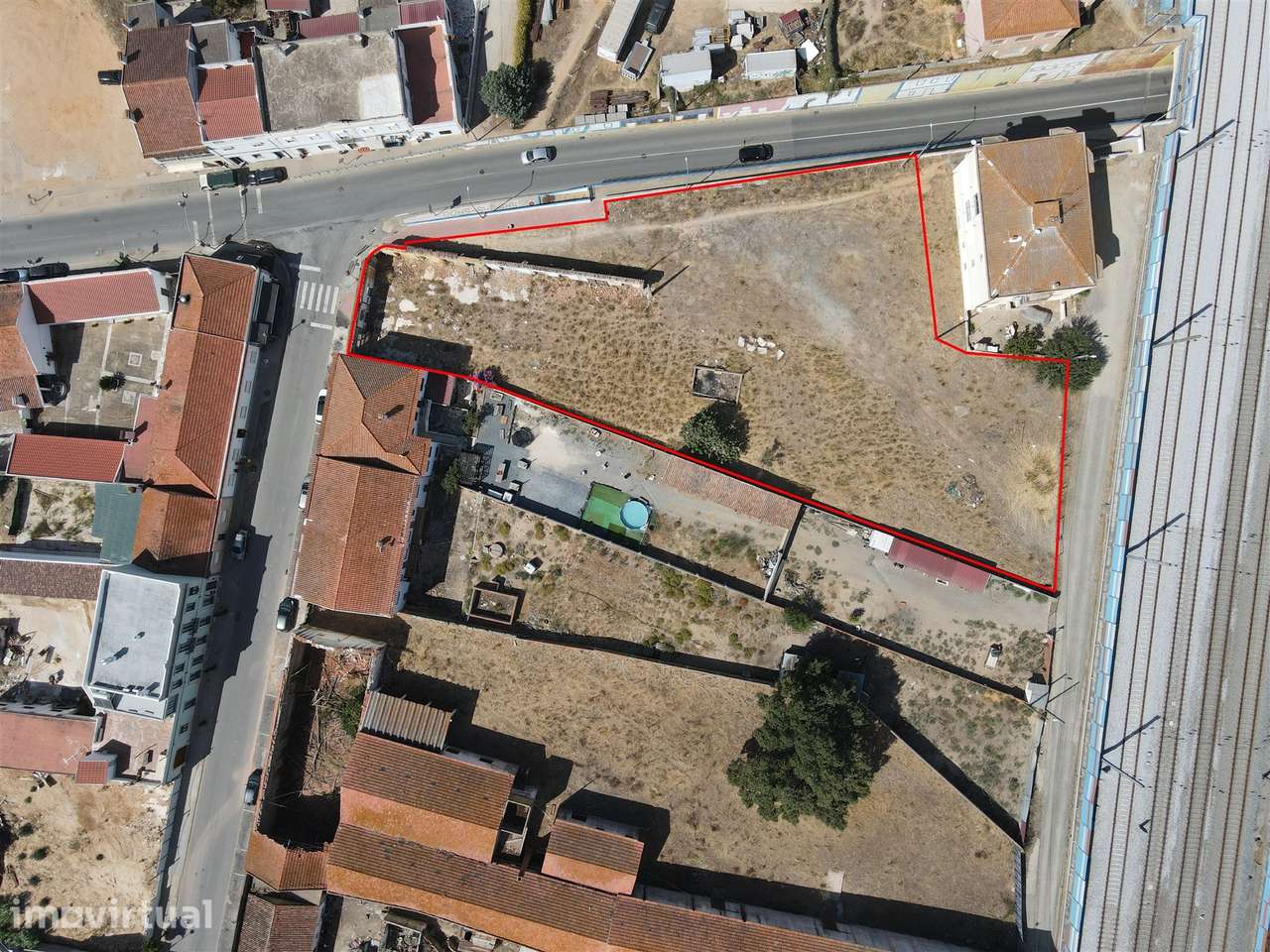 Terreno urbano para 5 moradias - Grande imagem: 2/9