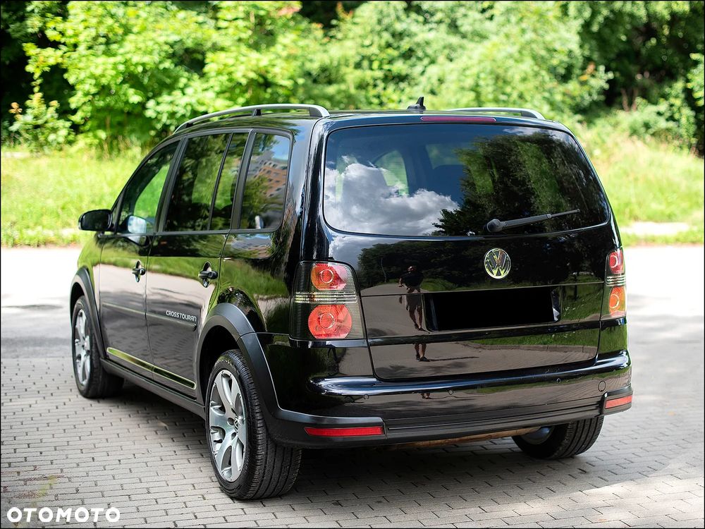 Volkswagen Touran - 14