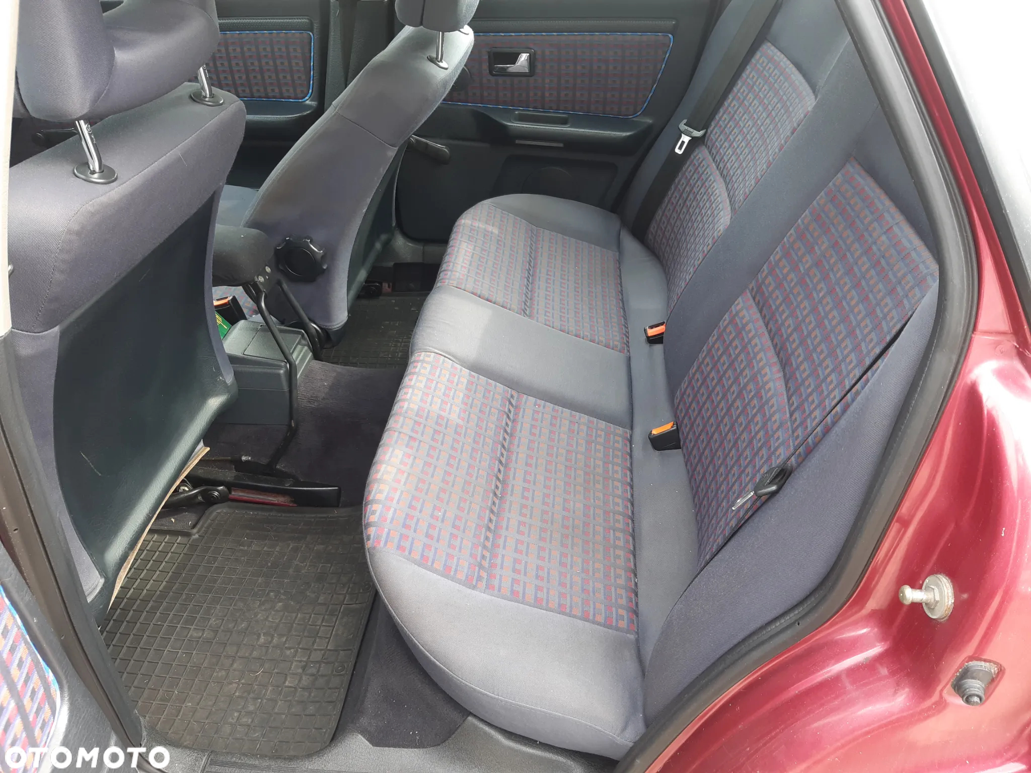 Audi 80 2.0 E - 9