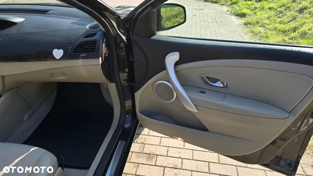 Renault Fluence 1.6 16V Expression - 6