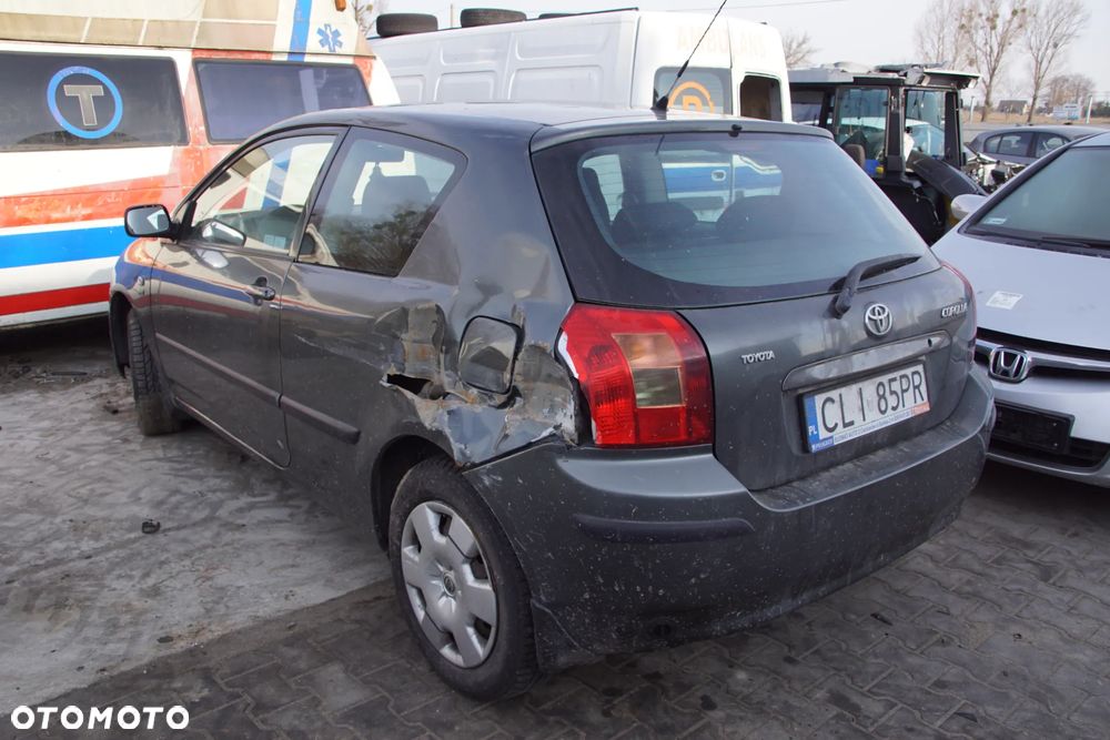 Auto na części - Toyota Corolla E12 1.4 VVT-i 97 KM 4ZZ-FE MTM 1C3 2002R Silnik Skrzynia Drzwi Maska Klapa Zderzak Błotnik Szyba Klamka Lampa Lusterko Deska Kokpit Sterownik Moduł Czujnik Licznik Panel Kierownica - 3