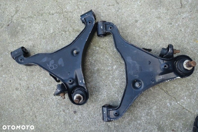 WAHACZ  PRAWY DOLNY PATHFINDER R51 - 2