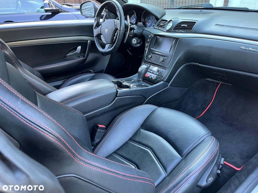 Maserati GranTurismo S Automat - 12