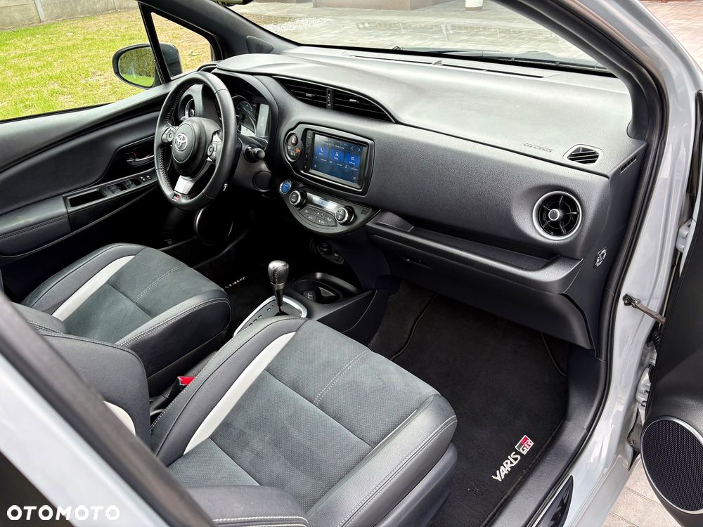 Toyota Yaris Hybrid 100 GR Sport - 5