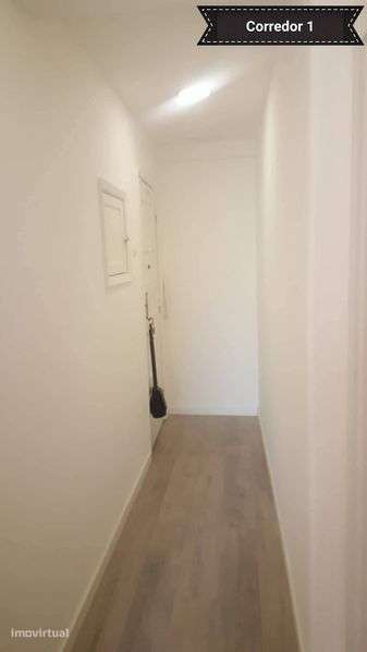 T1 central remodelado semi equipado rua Morais Soares - Grande imagem: 4/12
