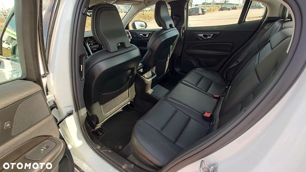 Volvo S60 T8 Twin Engine AWD Geartronic RDesign - 12