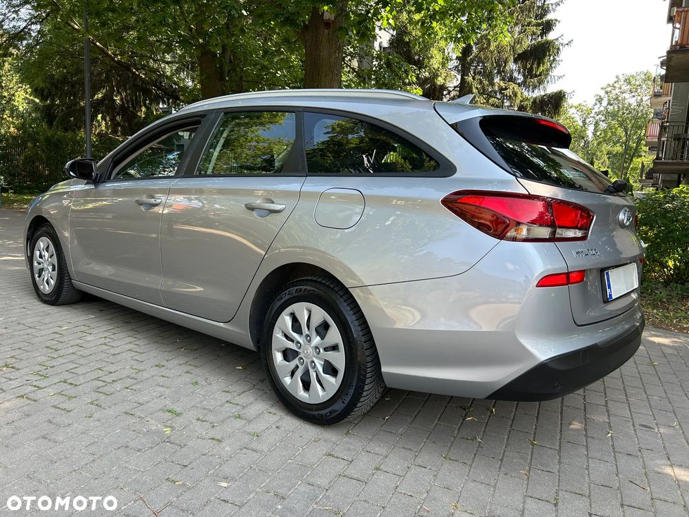 Hyundai i30 1.5 DPI Classic + - 5