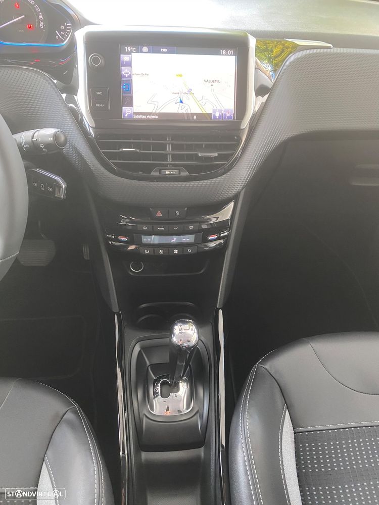 Peugeot 2008 1.6 e-HDi Allure 2-Tronic - 13