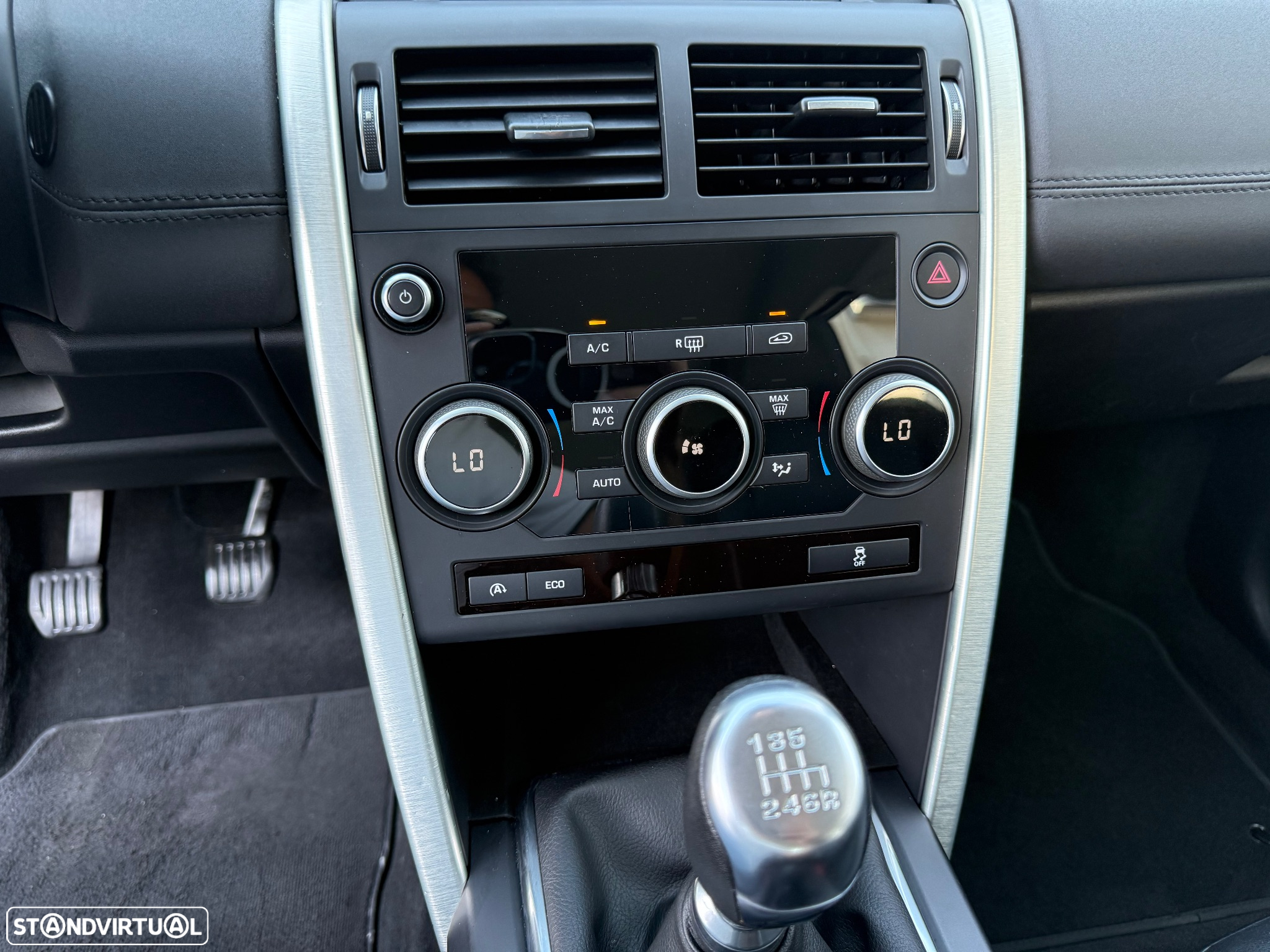Land Rover Discovery Sport 2.0 eD4 HSE Luxury - 31