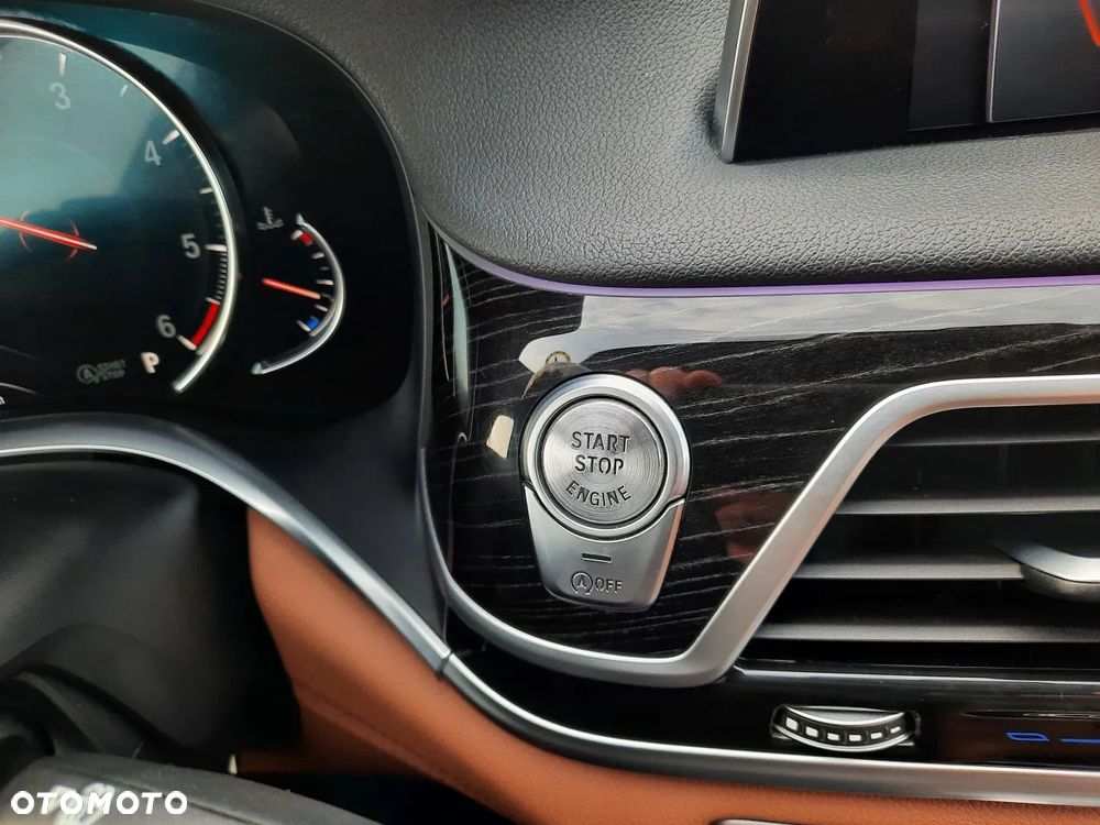 BMW Seria 7 730d xDrive - 31