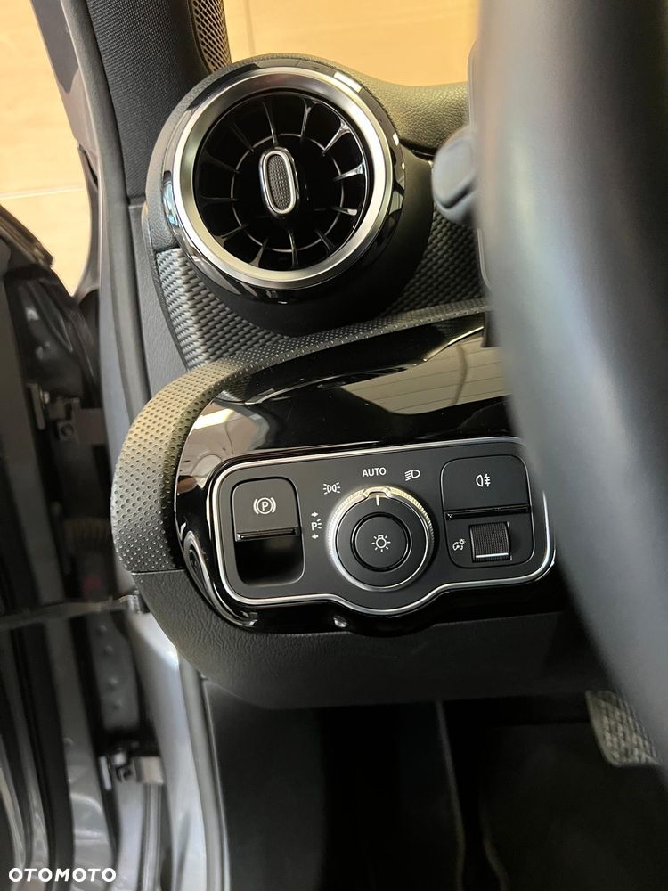 Mercedes-Benz Klasa A 200 7G-DCT - 13