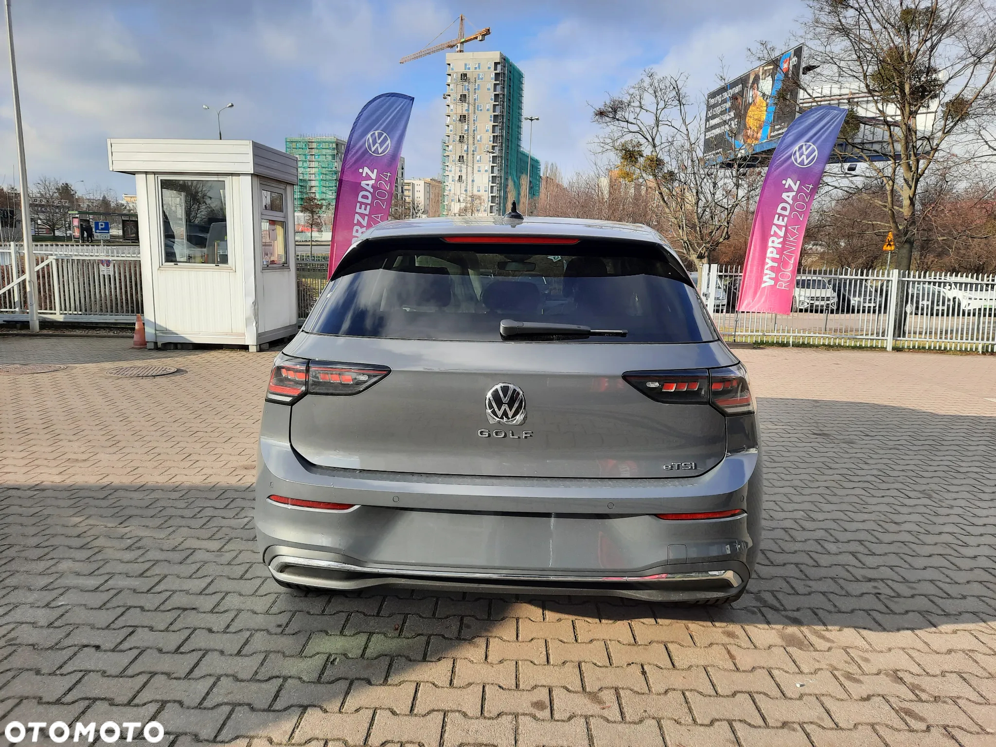 Volkswagen Golf - 8