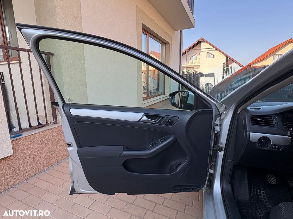 Volkswagen Jetta 1.6 TDI DPF Trendline - 10