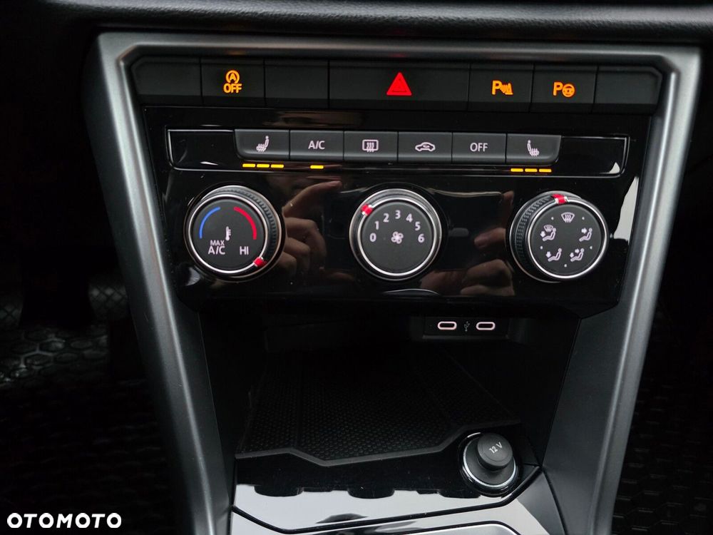 Volkswagen T-Roc 1.5 TSI Life - 21