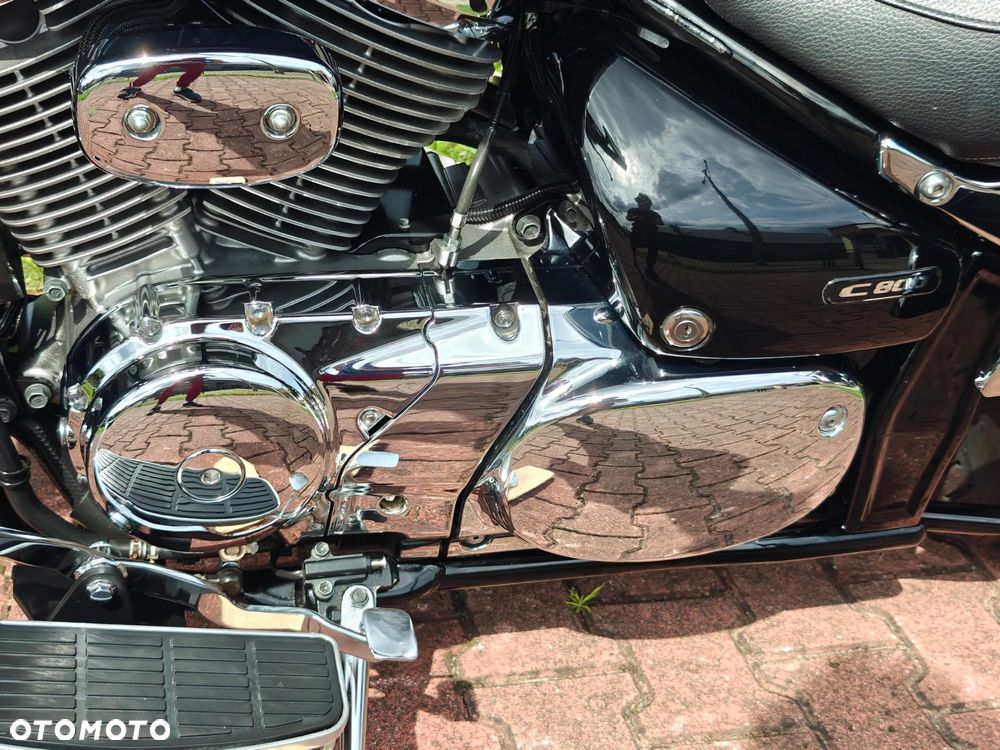 Suzuki Intruder - 15