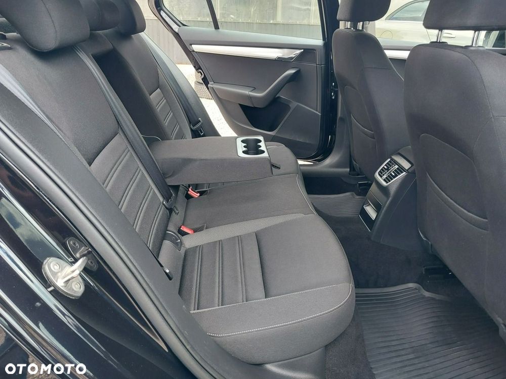 Skoda Octavia 1.4 TSI Ambition - 17