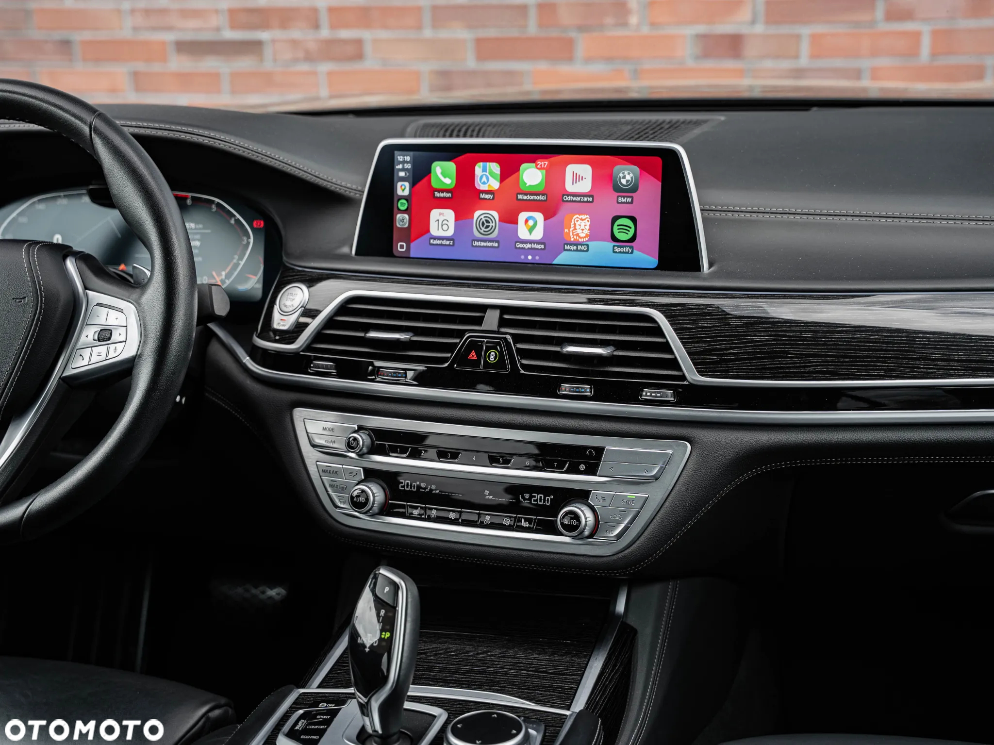 BMW Seria 7 750i xDrive - 32