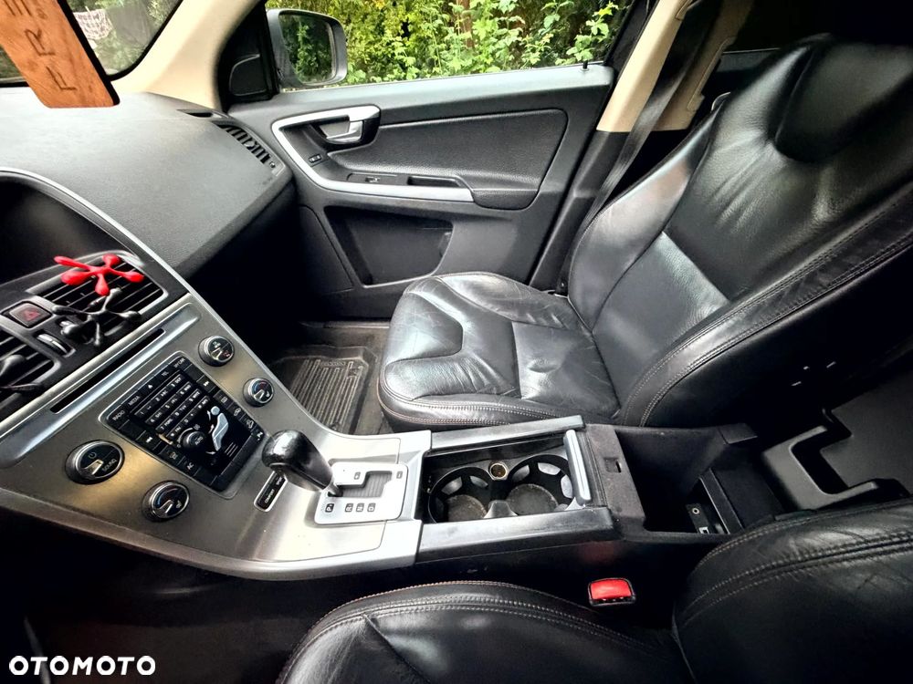 Volvo XC 60 T6 AWD Momentum - 8