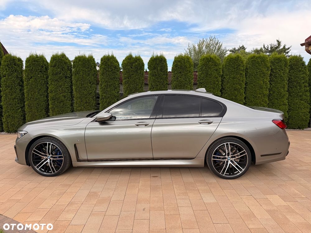 BMW Seria 7 740d xDrive mHEV - 9