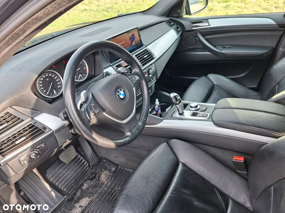 BMW X6 - 24