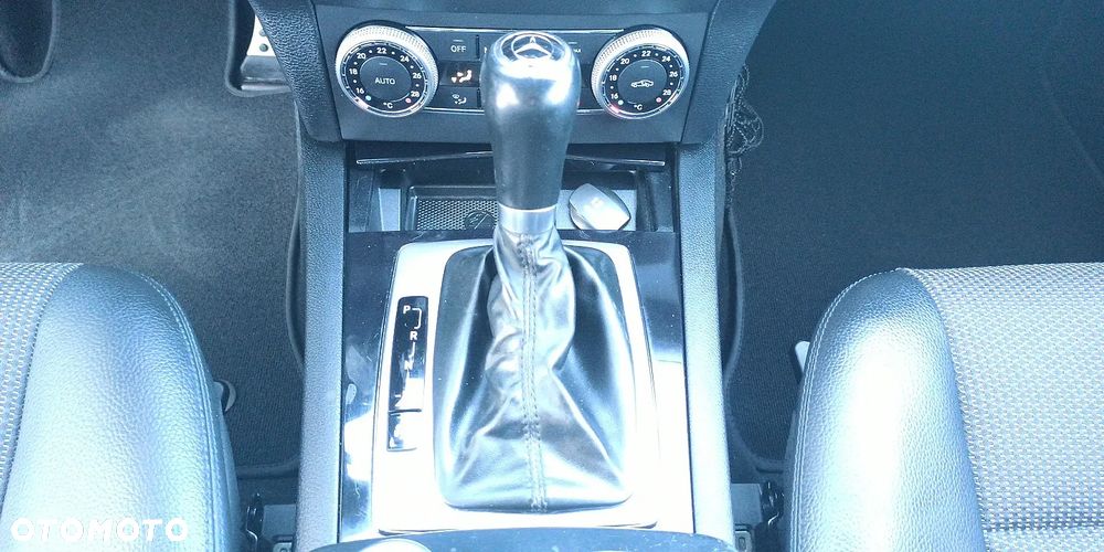 Mercedes-Benz GLK 220 CDI DPF 4Matic BlueEFFICIENCY 7G-TRONIC SPORT EDITION - 25