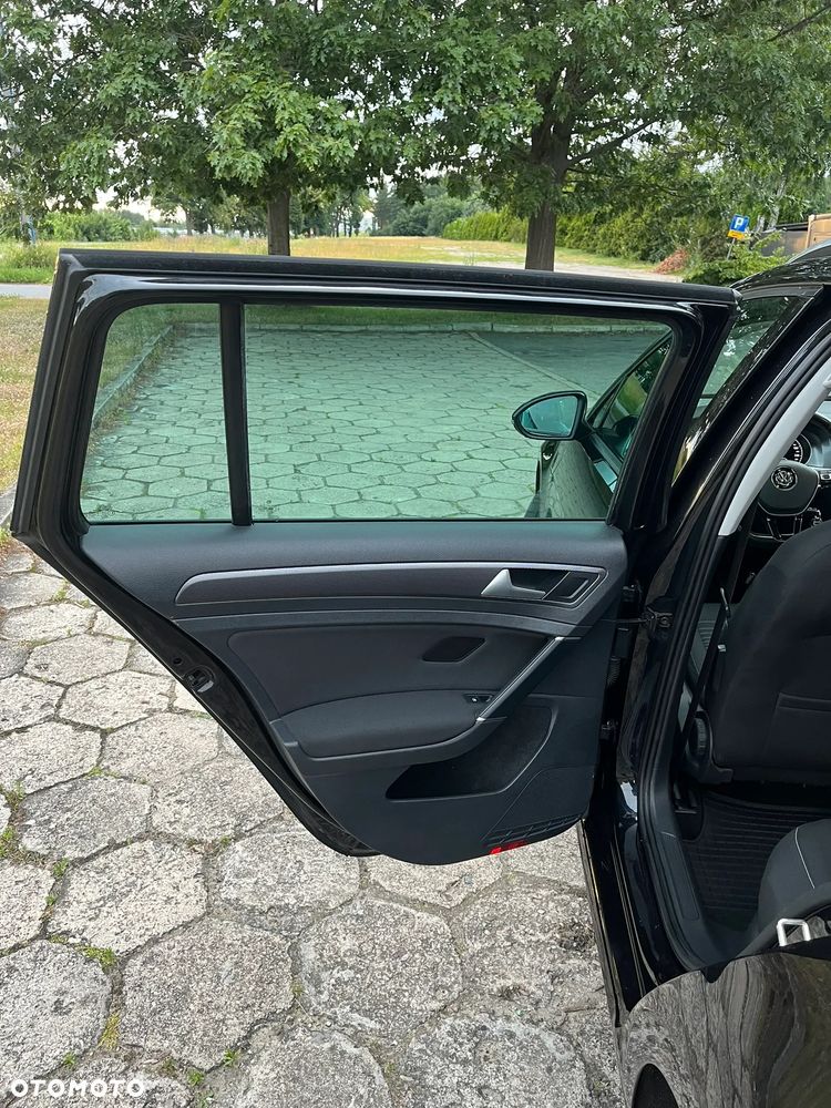 Volkswagen Golf 1.6 TDI BlueMotion Technology Lounge - 21
