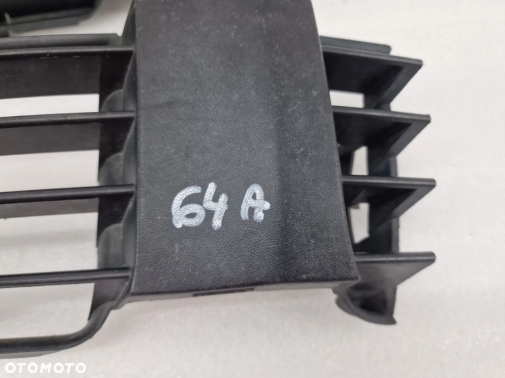 VW PASSAT B5 LIFT 3B0 00-05 PRAWA KRATKA BOCZNA ZDERZAKA PRZEDNIEGO PRZÓD , NR 3B0853666L , 3B0853666G , 3B0853666 L / G , NR AUKCJI E/64 - 2