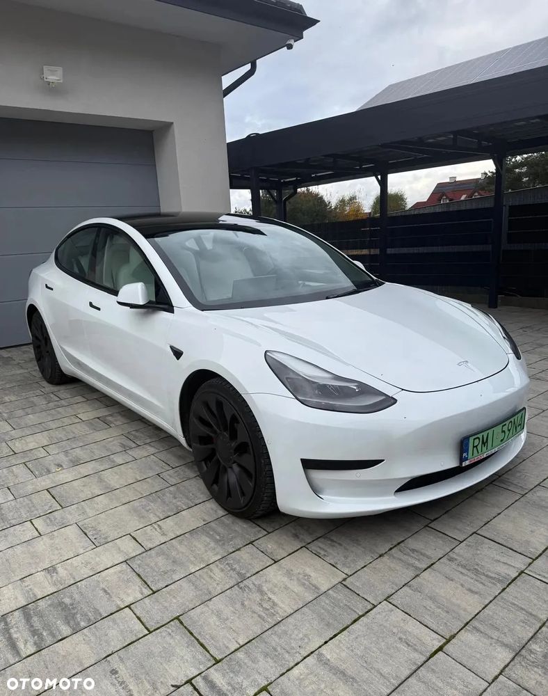 Tesla Model 3 - 5